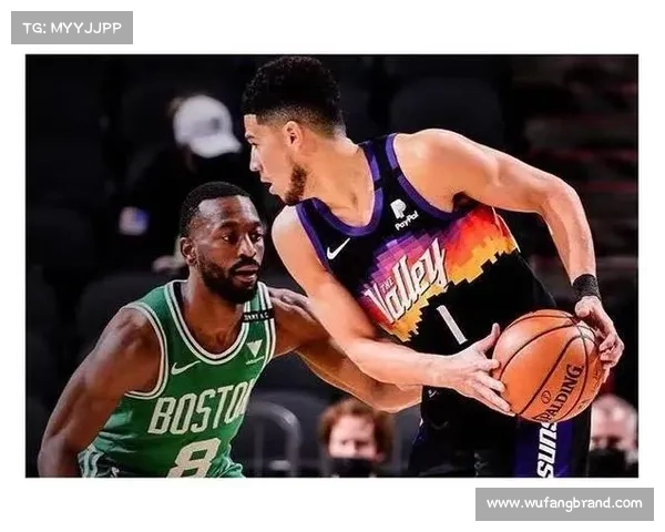 布克在比赛中的决策分析与关键时刻表现的影响力探讨